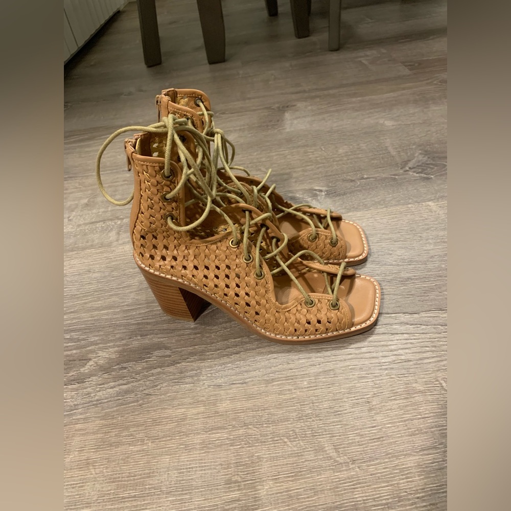 NWOT Jeffrey Campbell - Free People- Lahaina Beige Woven heel - Picture 2 of 6